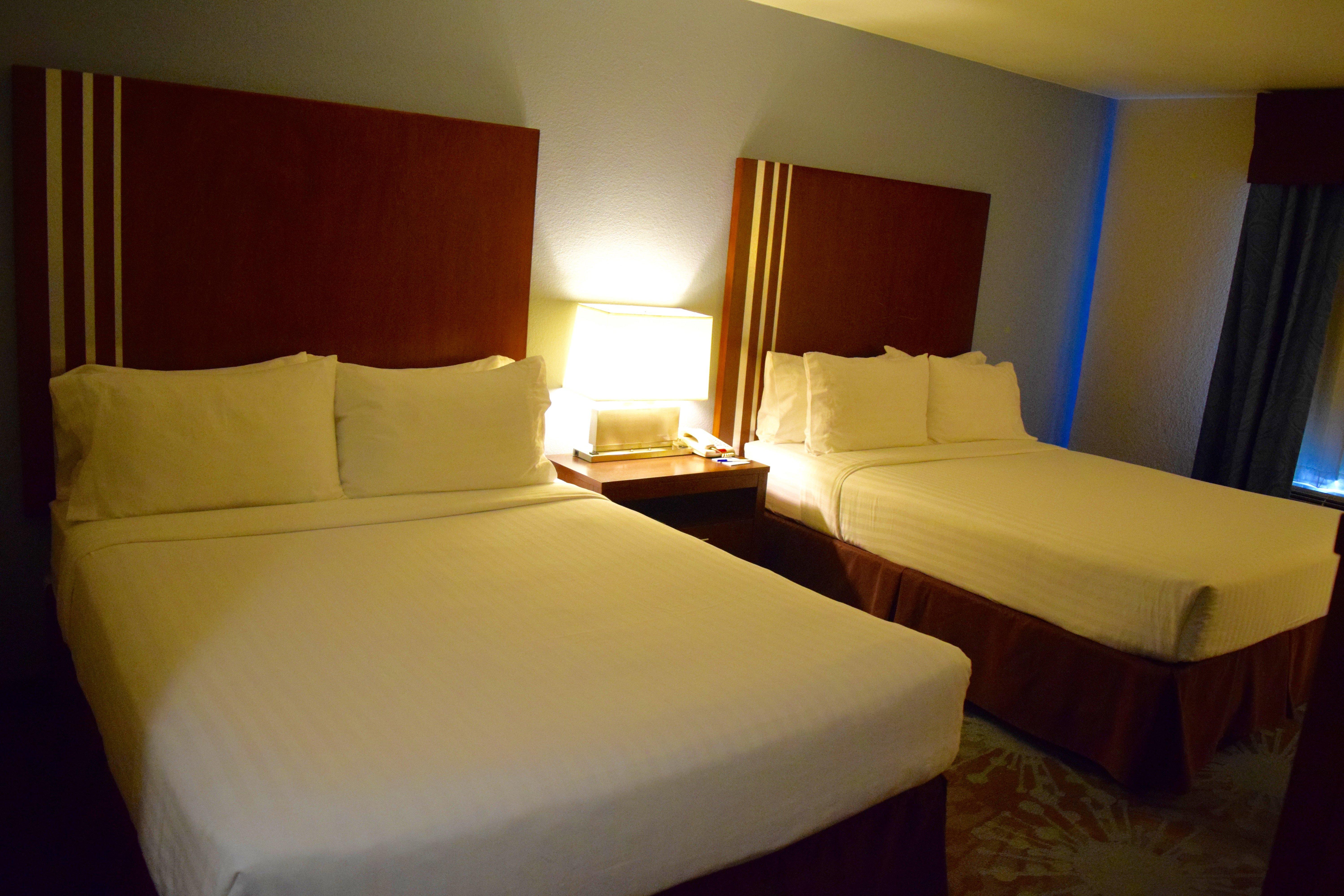 Holiday Inn Express & Suites San Antonio Nw Near Seaworld By Ihg Exterior photo