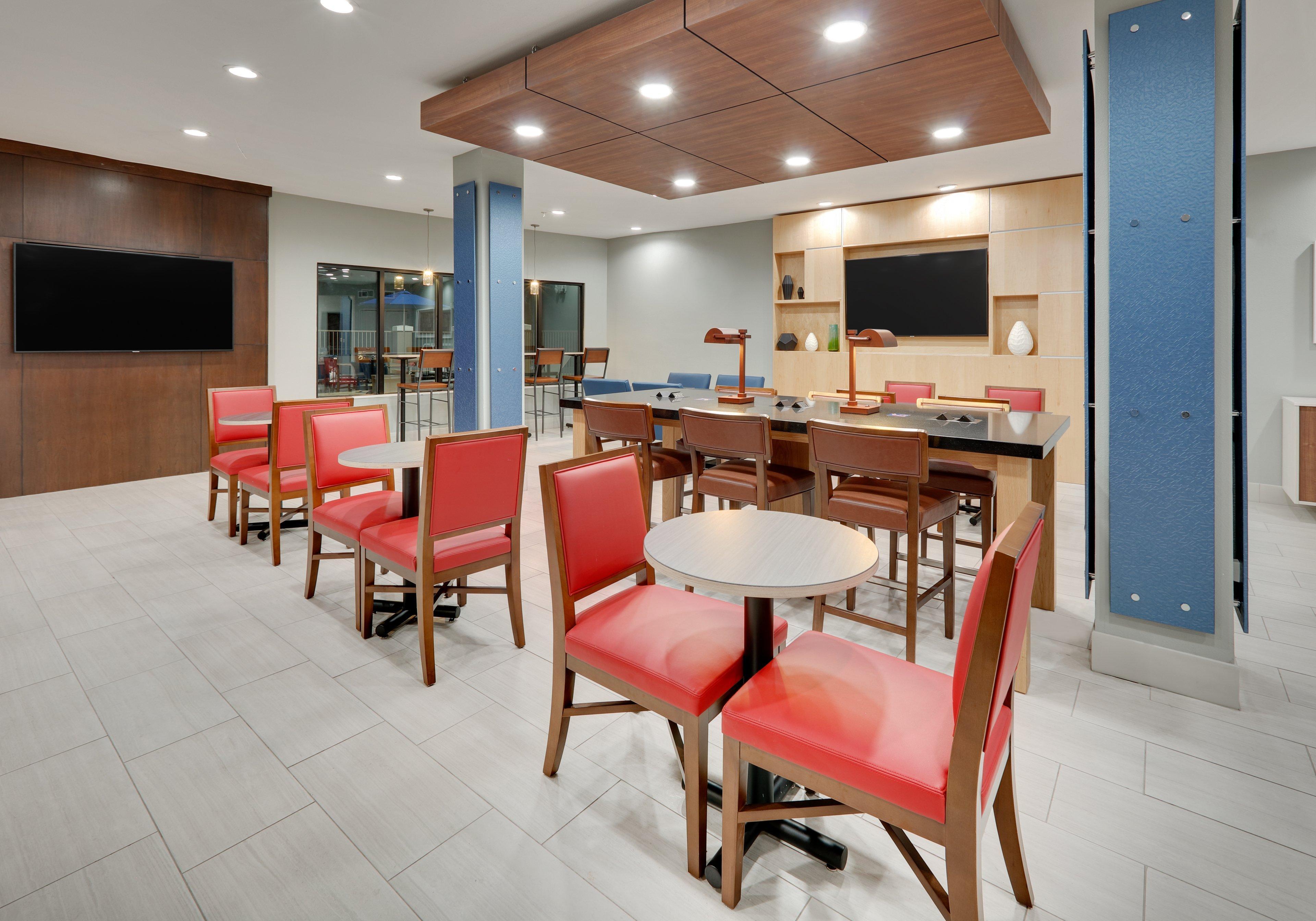 Holiday Inn Express & Suites San Antonio Nw Near Seaworld By Ihg Exterior photo