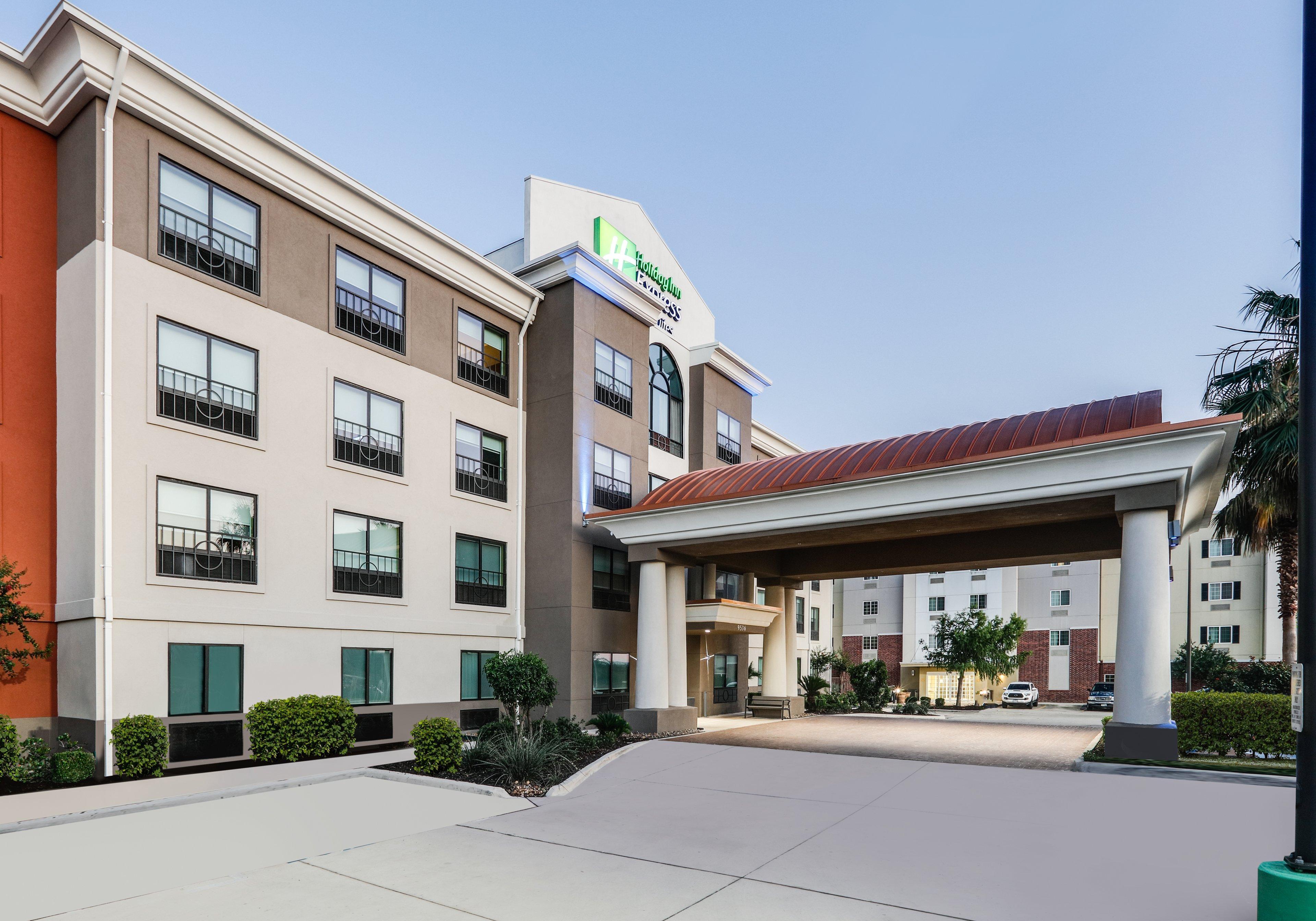 Holiday Inn Express & Suites San Antonio Nw Near Seaworld By Ihg Exterior photo