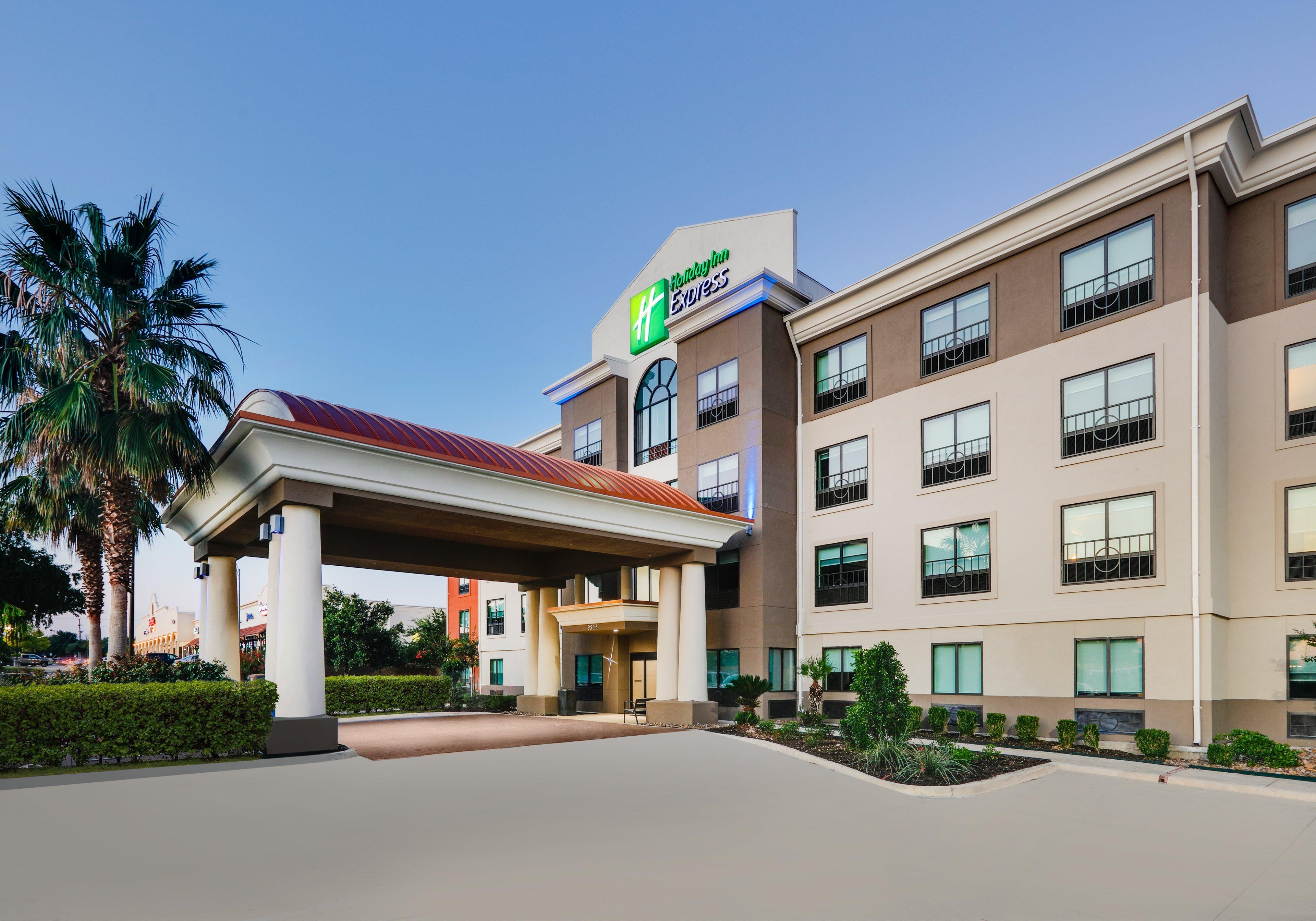 Holiday Inn Express & Suites San Antonio Nw Near Seaworld By Ihg Exterior photo
