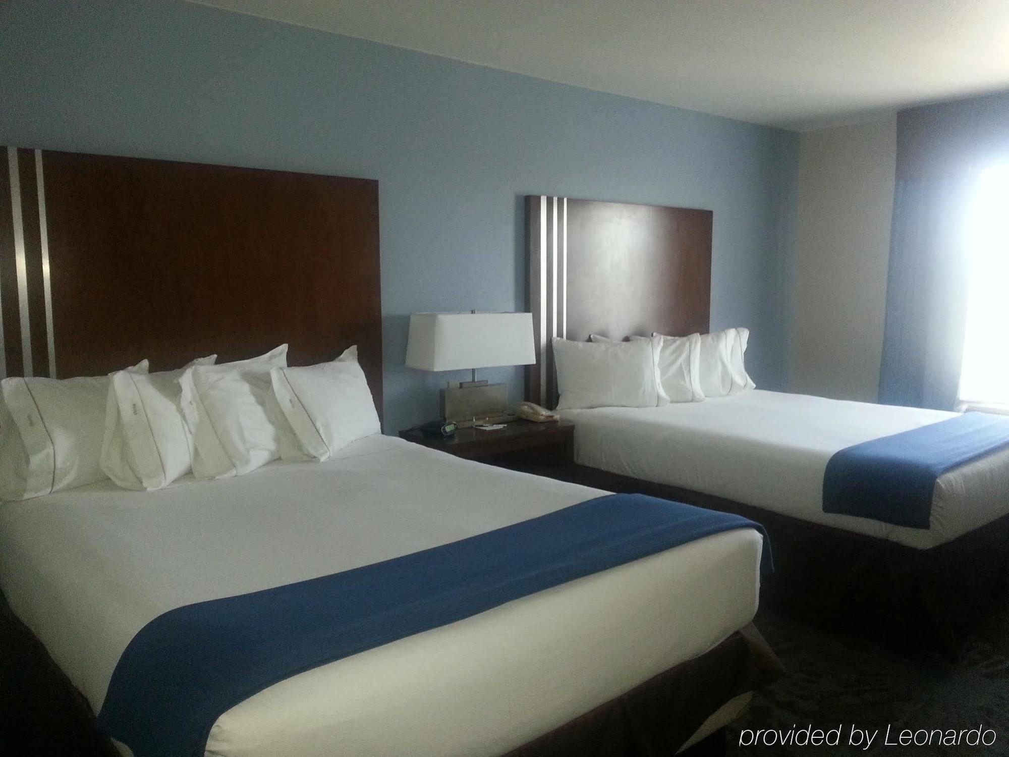 Holiday Inn Express & Suites San Antonio Nw Near Seaworld By Ihg Exterior photo
